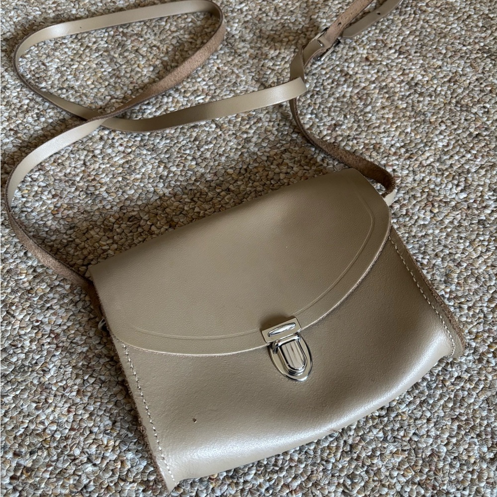 Cambridge Satchel Company Elegant Tan 100% Leather Crossbody Bag